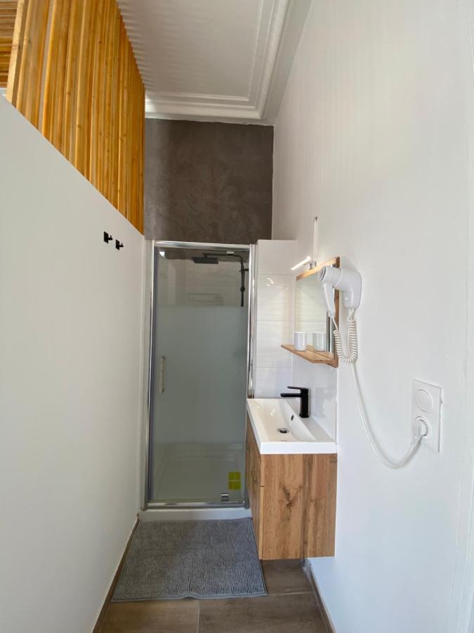 Capstay Roubaix Lille Private Shower & Netflix Zewnętrze zdjęcie